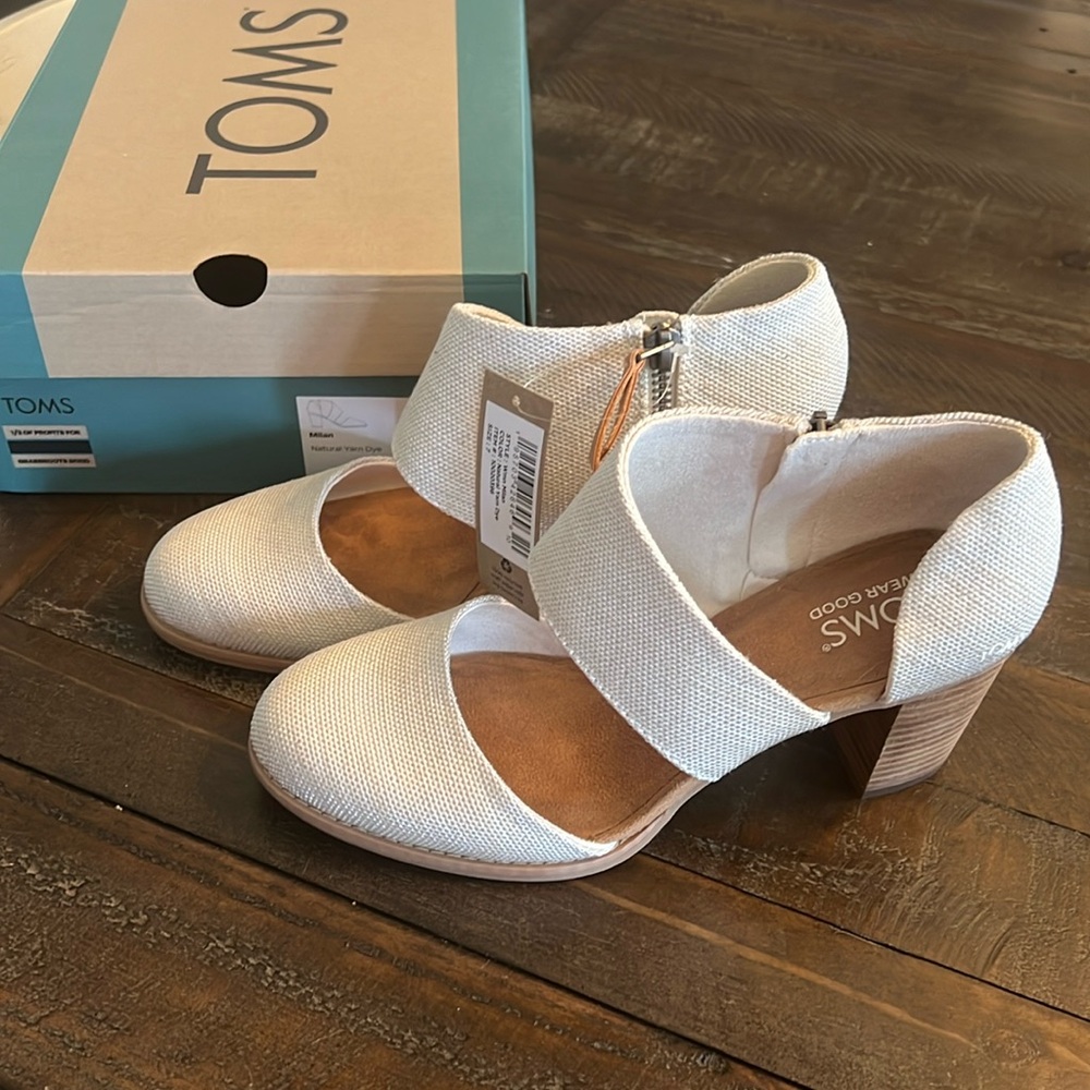Toms Milan Natural Yarn Dye - NIB